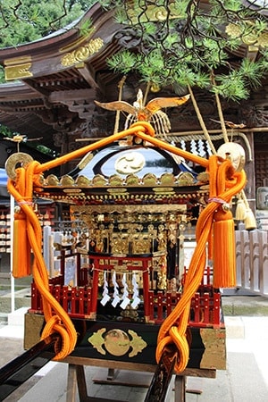 修理された大神輿写真